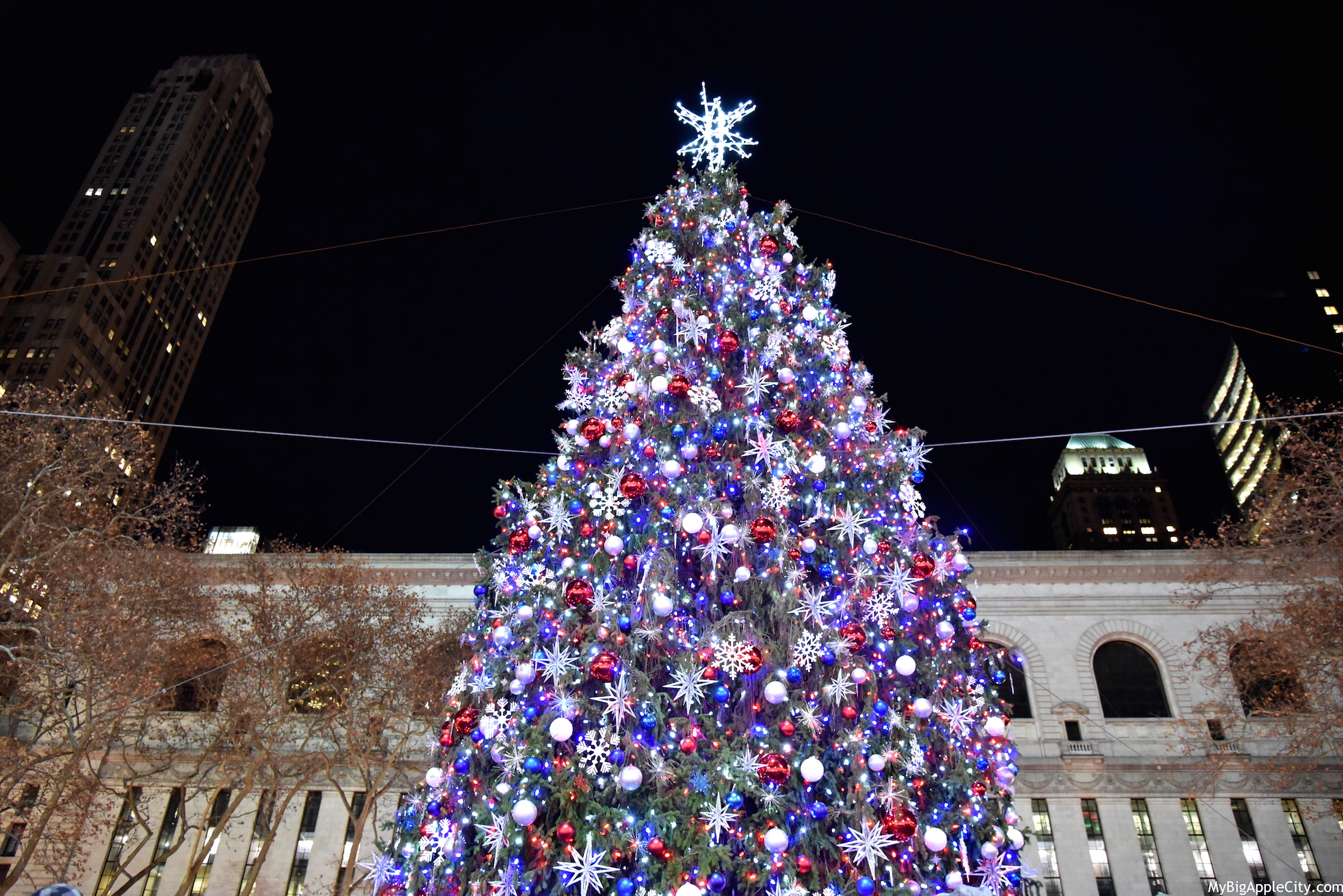 Bryant-Park-NYC-Christmas-tree-manhattan-2015-Travelblog-MyBigAppleCity