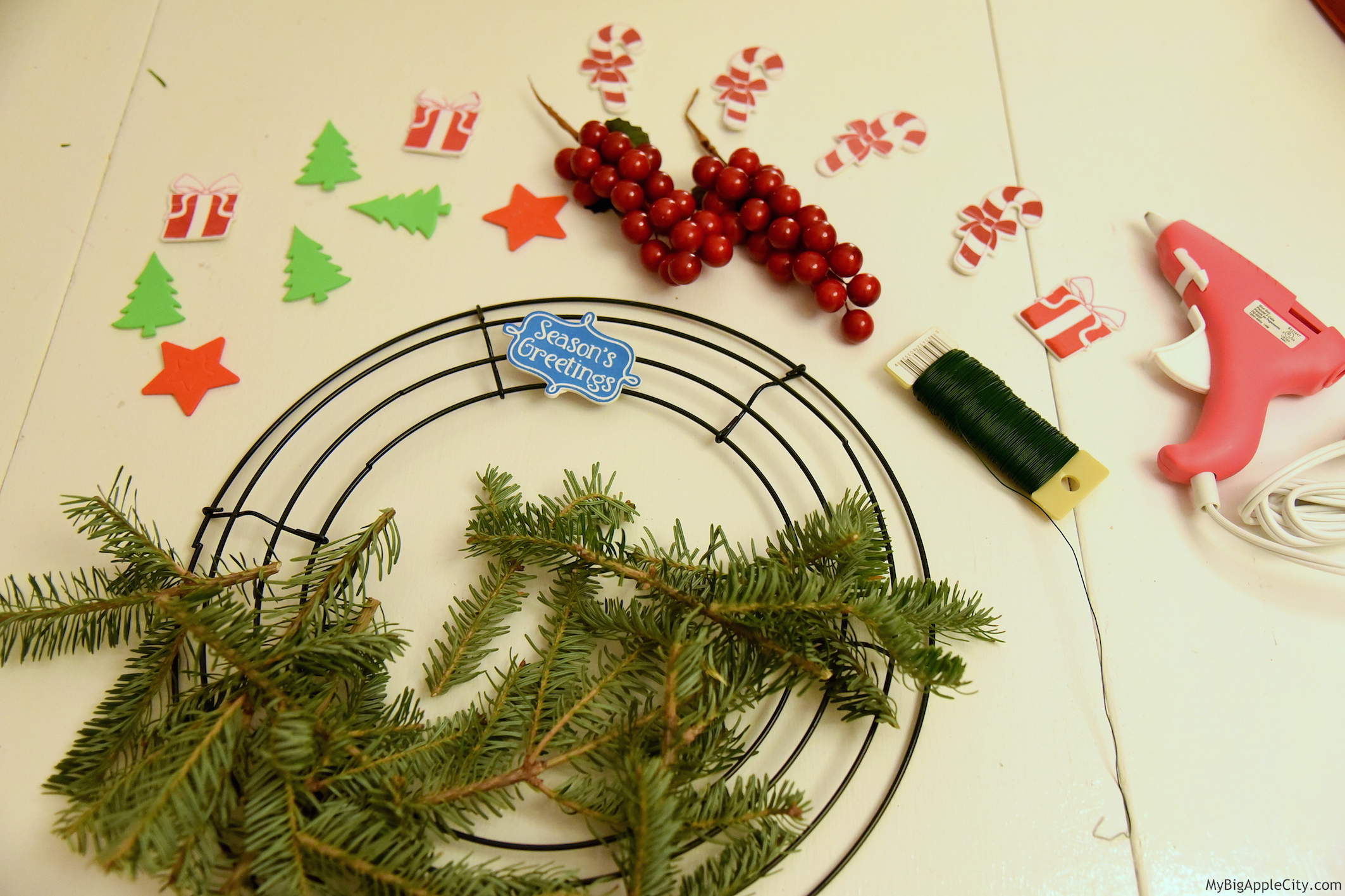 DIY-Christmas-Wreath-Lifestyle-Blogger-NYC-MyBigAppleCity