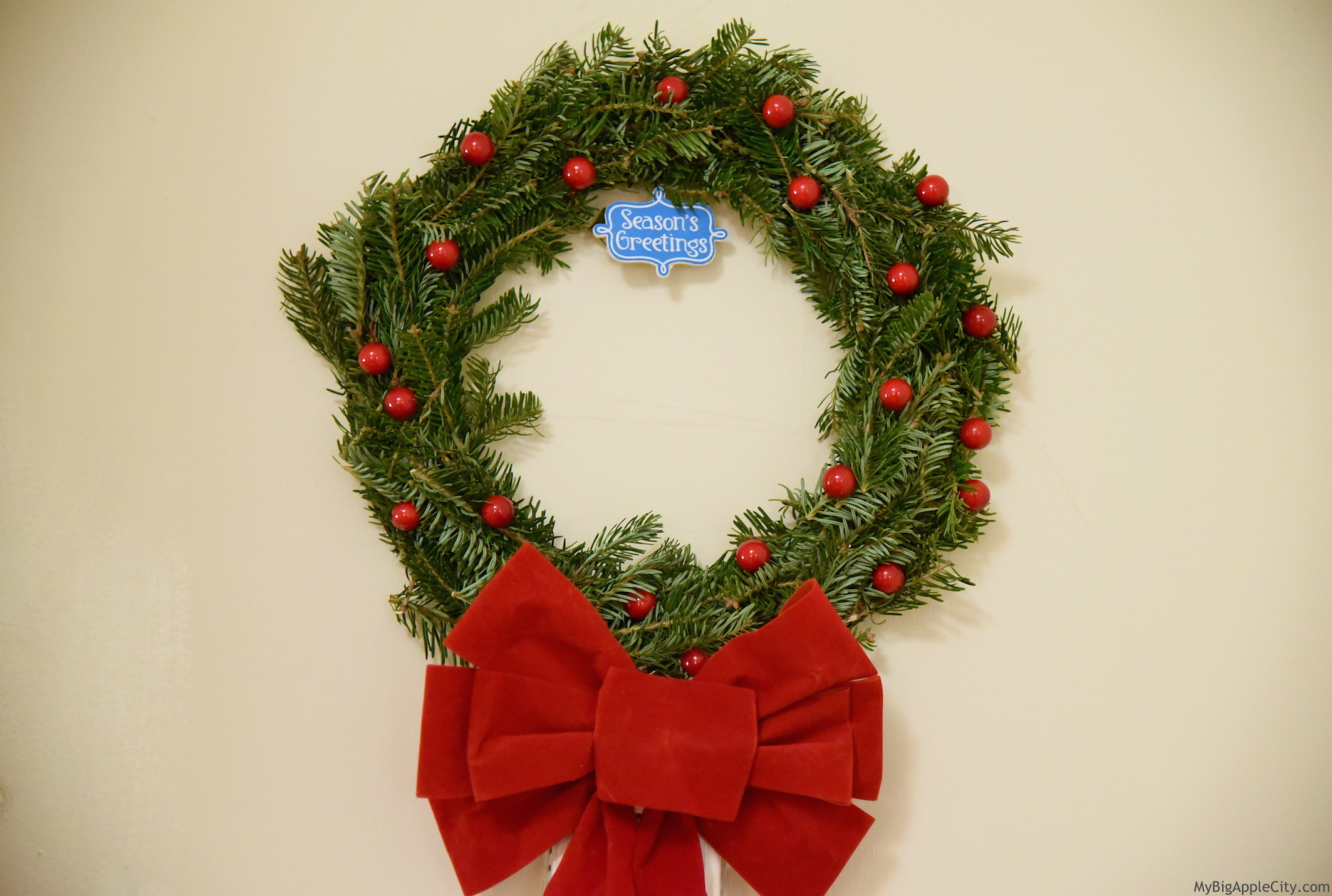 DIY-Christmas-real-Wreath-Lifestyle-Blogger-NYC-MyBigAppleCity