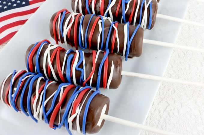 patriotic-marshmallow-wands-main-4thofJuly-recipe