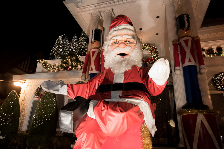 Christmas time in New York visit Dyker Heights Brooklyn