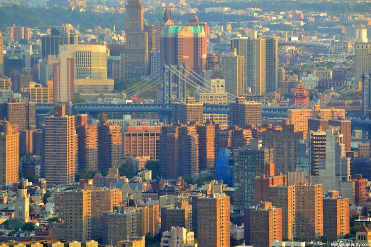 manhattan-bridge-view-nyc-buildings